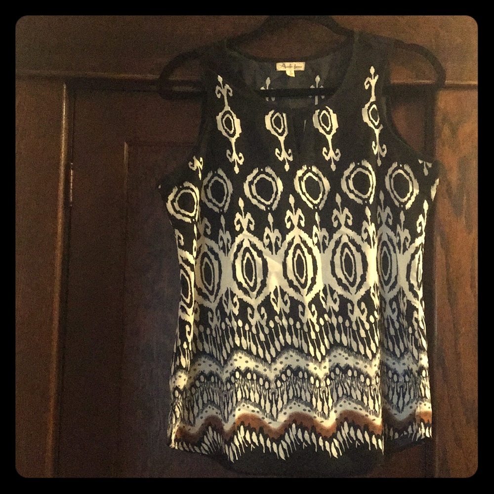 Antilia Femme Patterned Sleeveless Blouse